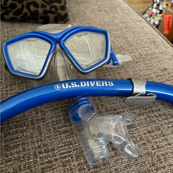 U.S. Divers diving mask and snorkel. Blue in color. - Picture 2 of 5